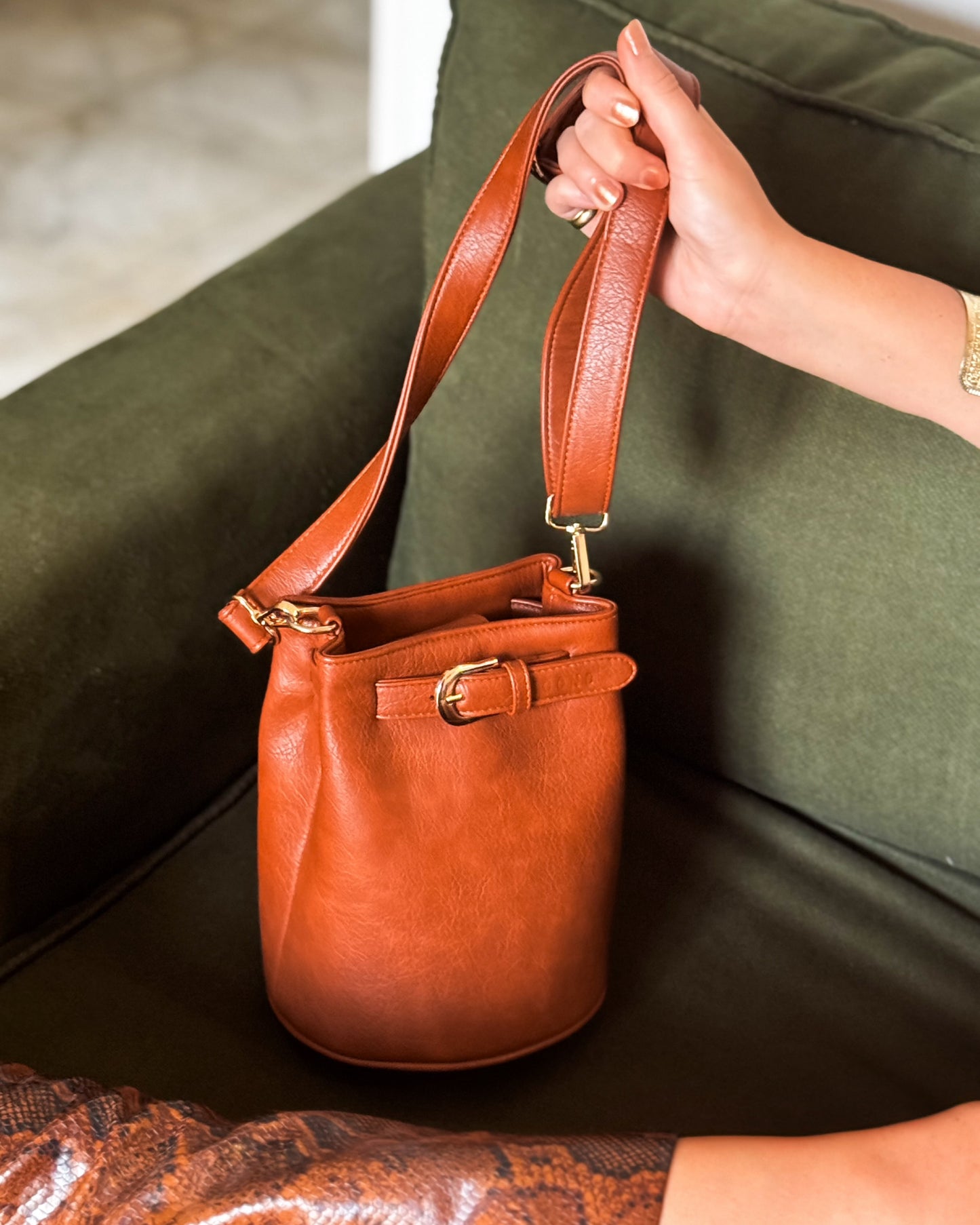 BCKLD Bucket Crossbody Bag
